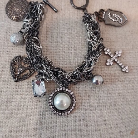 Bracelet or silver and black metal with rhinestones by Guess - Picture 2 of 4